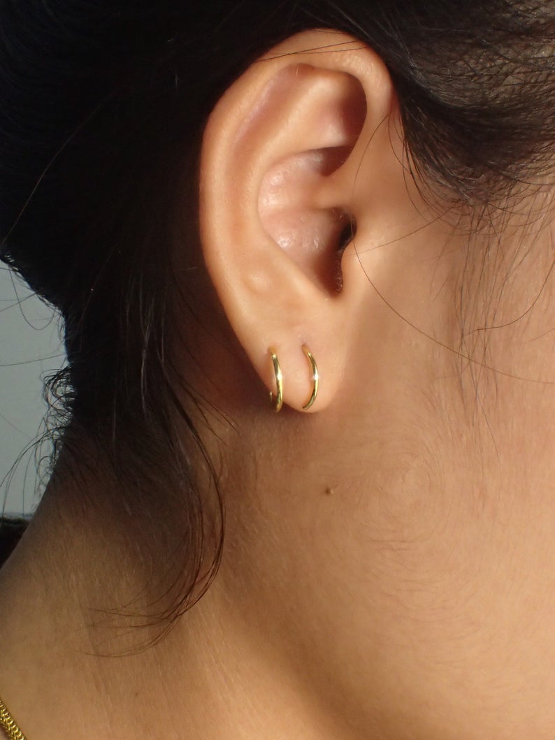 Tiny Double Hoop Twist Earrings / 11 MM Gold Plated Piercing Earrings / Mini Huggie Earrings / Sterling Silver Minimal Spiral Earring