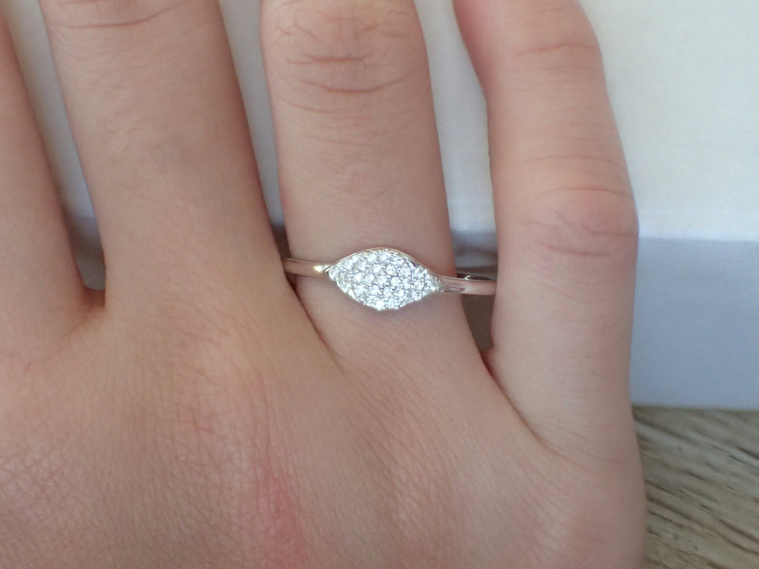 Vintage Engagement Ring Marquise Shape Ring Platinum Ring 14k White Gold Dainty Ring Diamond Pre-Engagement Ring Eye Shaped Ring Design