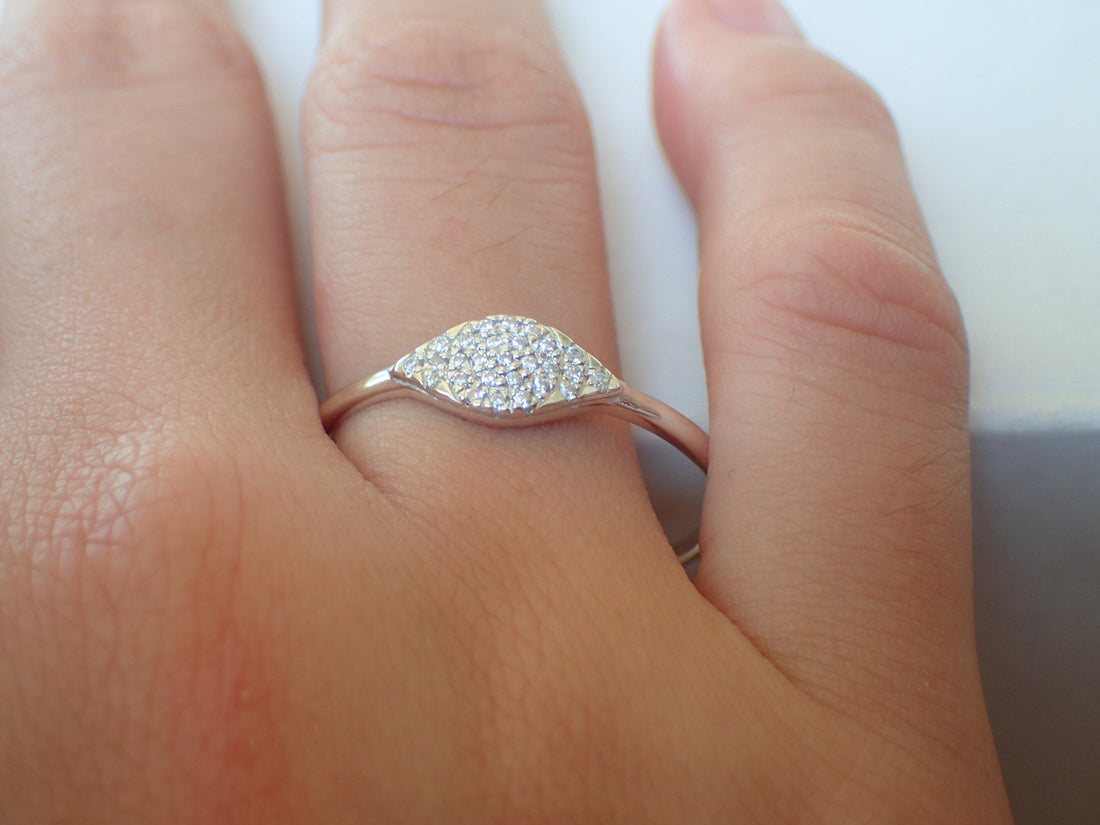 Vintage Engagement Ring Marquise Shape Ring Platinum Ring 14k White Gold Dainty Ring Diamond Pre-Engagement Ring Eye Shaped Ring Design