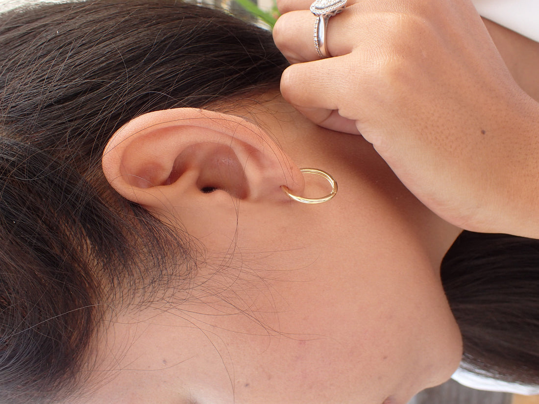 Dainty Hoop Earring, 18k Thin Earring, Tiny Gold Hoops, Thin Gold Hoops, Yellow Gold Hoops, Stud Pair Earrings