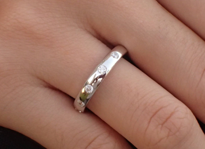 Flush Setting Diamond Wedding Band 5 Stones 14k Gold