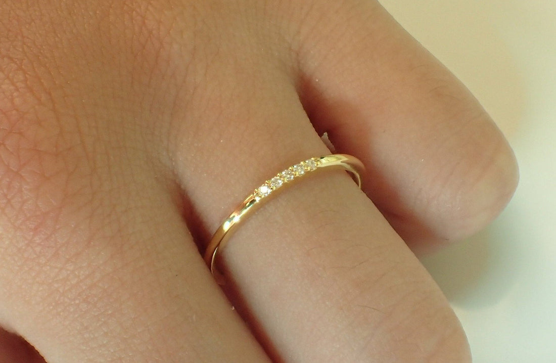 5 Diamonds Ring, 1mm 14K Gold Stacking Ring, April Birthstone, Thin Diamond Ring with 5 Diamonds