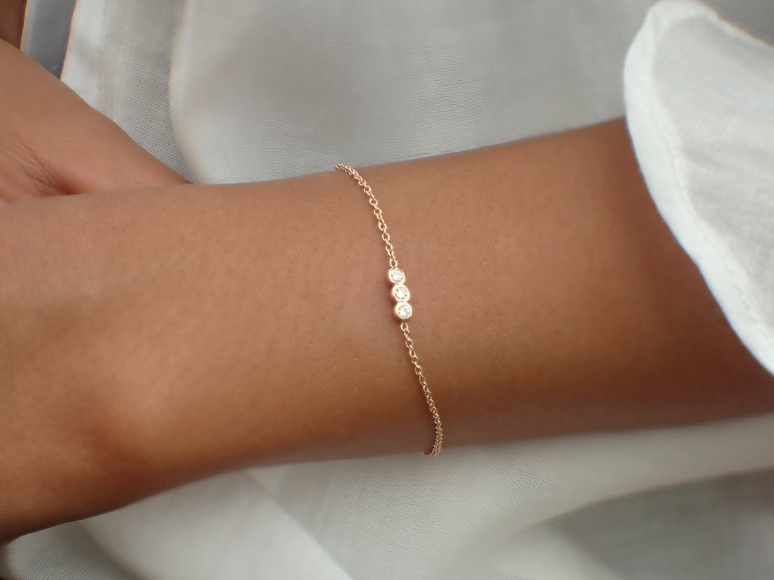 Trio Diamond Bracelet with Thin Chain, Bezel Setting in 14k Solid Gold, Delicate Diamond Bracelet