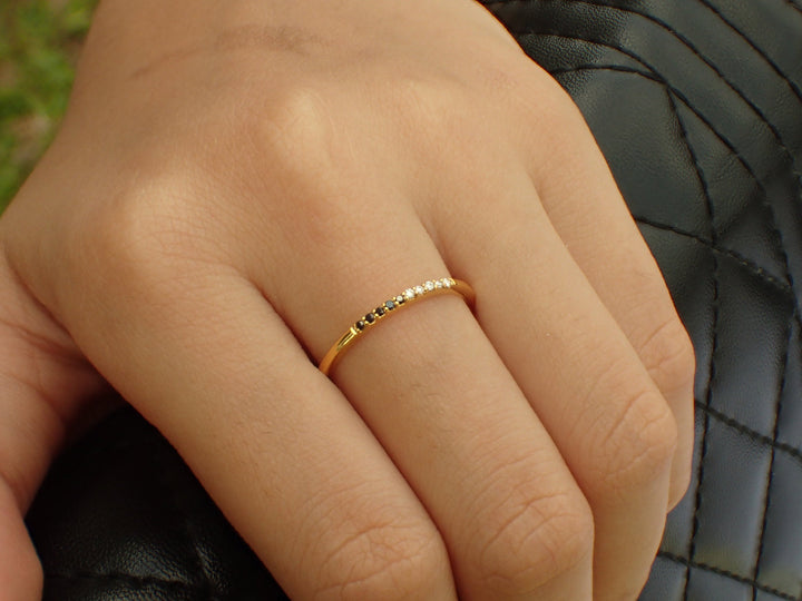 Alternating Black & White Diamonds Wedding Band, Thin Dainty Band, Diamond Stackable Ring, Ready to Ship - Fast Shipping