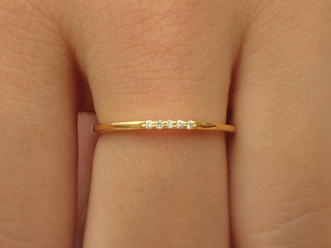 5 Diamonds Ring, 1mm 14K Gold Stacking Ring, April Birthstone, Thin Diamond Ring with 5 Diamonds