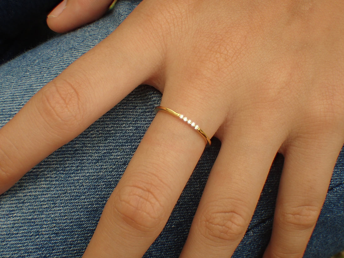 5 Diamonds Ring, 1mm 14K Gold Stacking Ring, April Birthstone, Thin Diamond Ring with 5 Diamonds