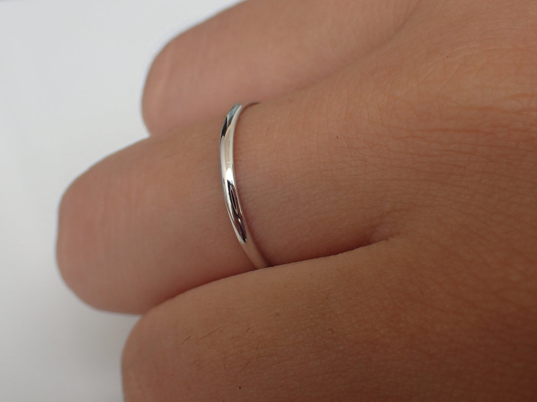 1.5mm Simple Thin Plain Wedding Band, 14k Solid Gold Smooth Plain Band, Thin Dainty Band, Stackable Gold Band